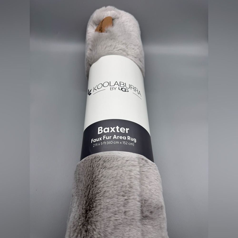 KOOLABURRA by UGG Faux Fur Baxter Area Rug 2ft x 5ft Light Gray "SILVER" Soft